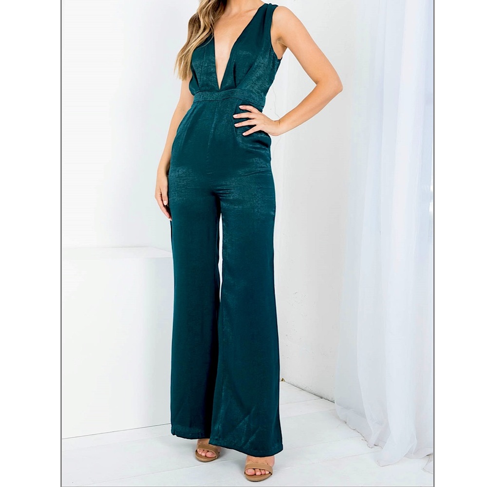 Hunter Green Satin Sleeveless Jumpsuit With Pockets
